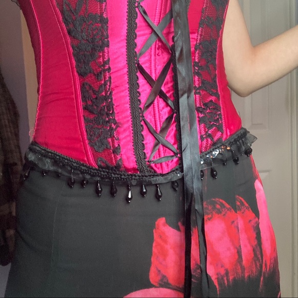 pink and black corset - Picture 4 of 4